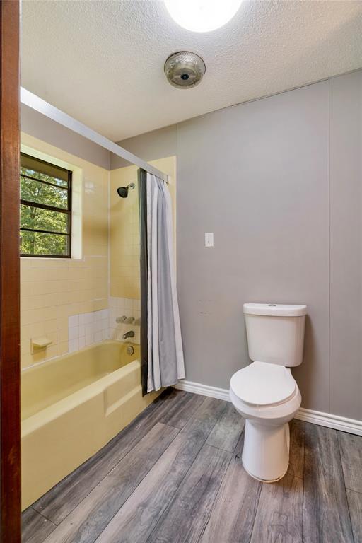 64 Farm Road 2121 Paris, TX 75462 - Photo 14 of 34 Full bathroom