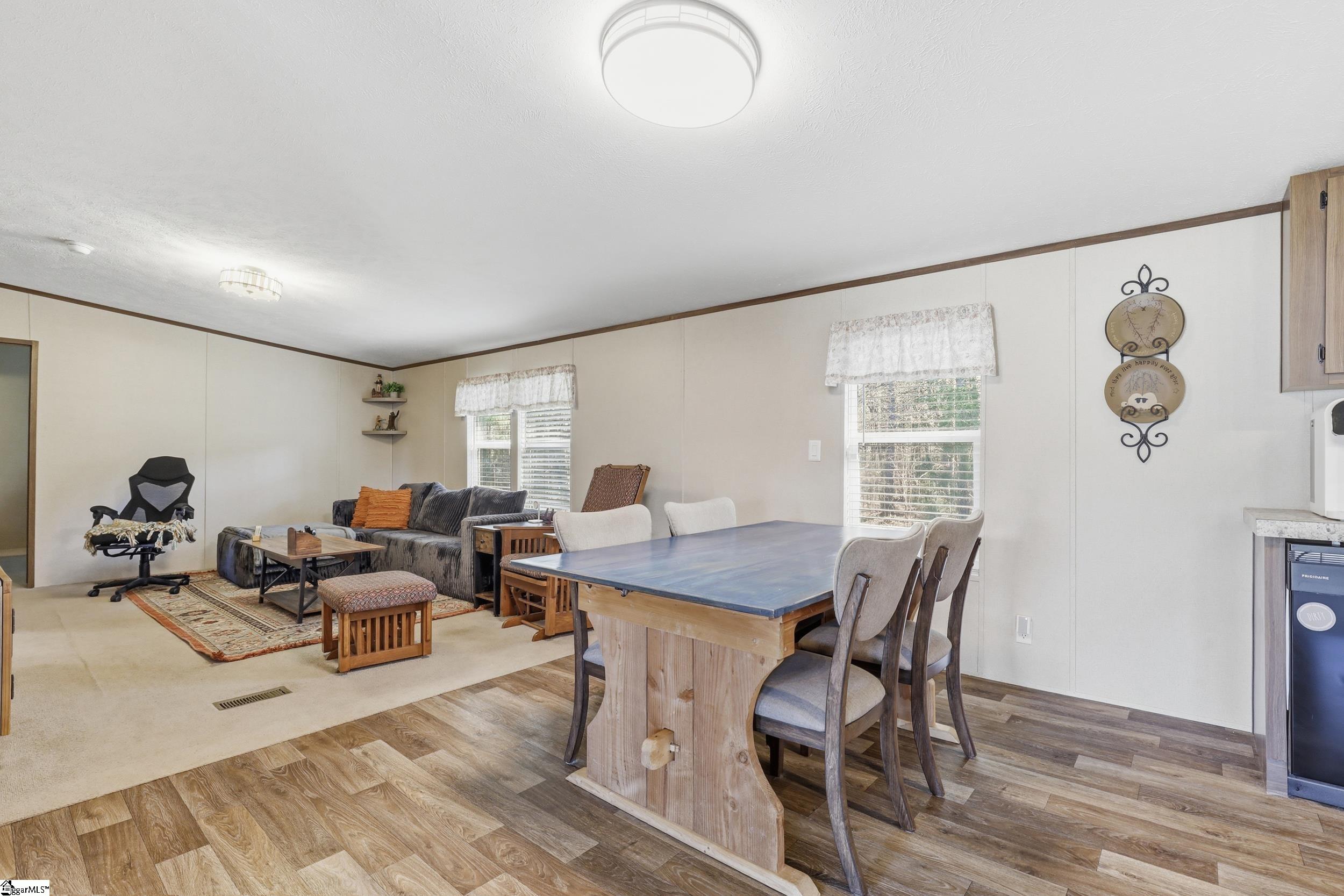 1429 State Rd S-42-423 Enoree, SC 29335 - Photo 10 of 32