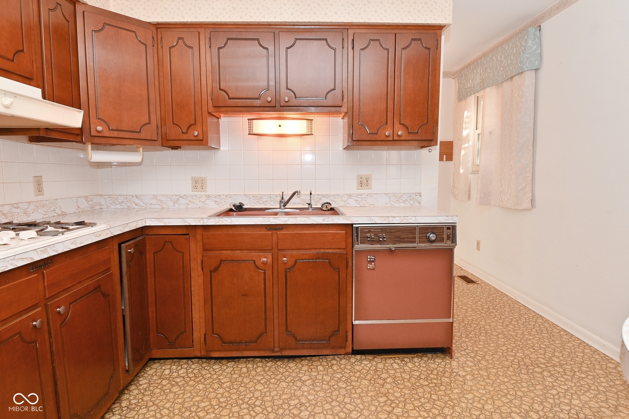 8847 West Ash Road Indianapolis, IN 46234 - Photo 16 of 44