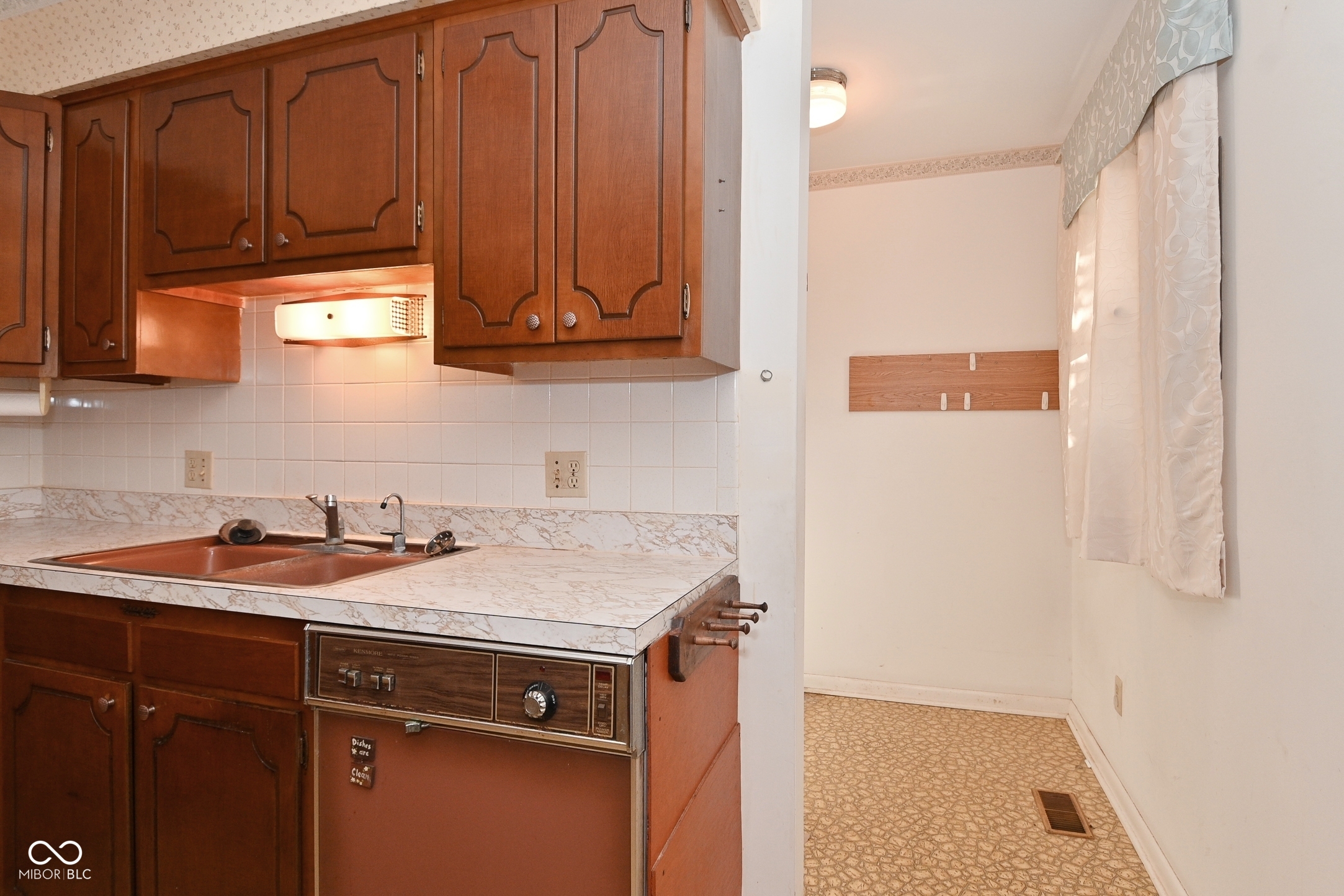 8847 West Ash Road Indianapolis, IN 46234 - Photo 18 of 44