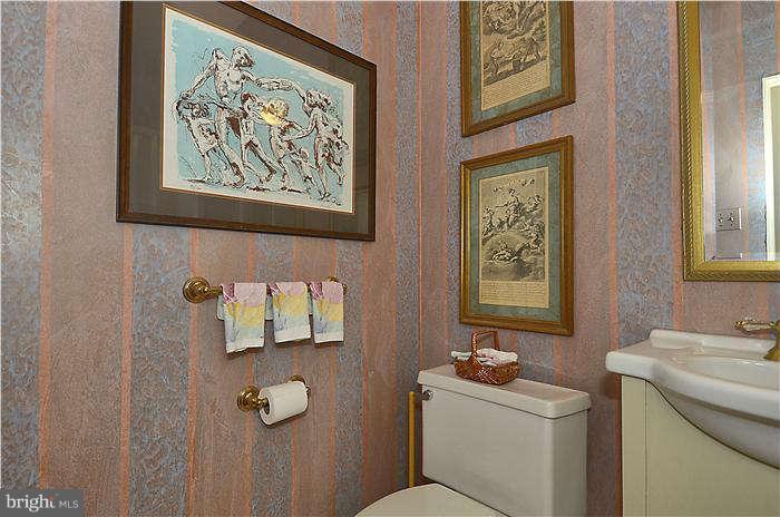 7201 Nevis Road Bethesda, MD 20817 - Photo 20 of 30 Hall Bathroom