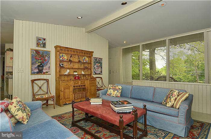 7201 Nevis Road Bethesda, MD 20817 - Photo 7 of 30 Family Room