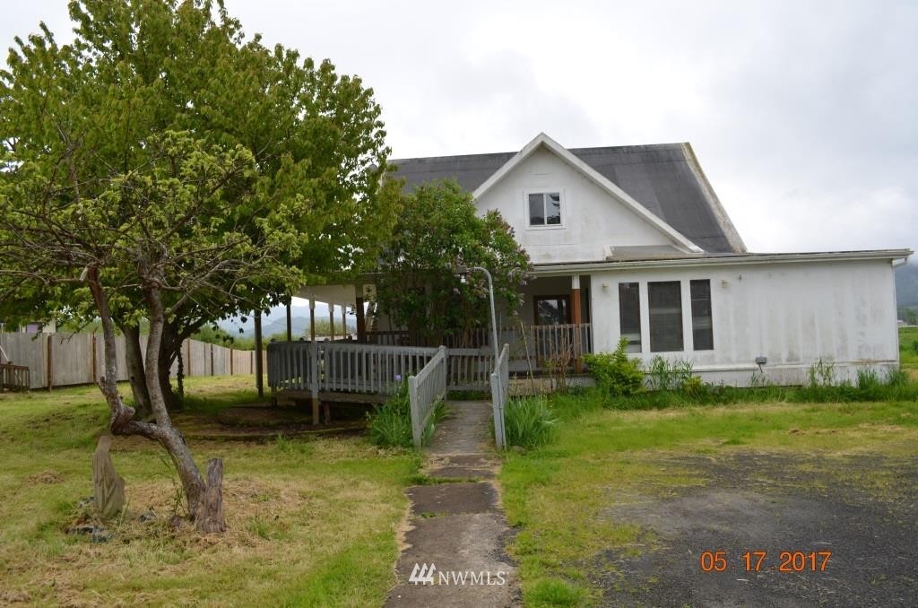 101 South Welcome Slough Road Cathlamet, WA 98612 - Photo 1 of 23 Gallery Image 1