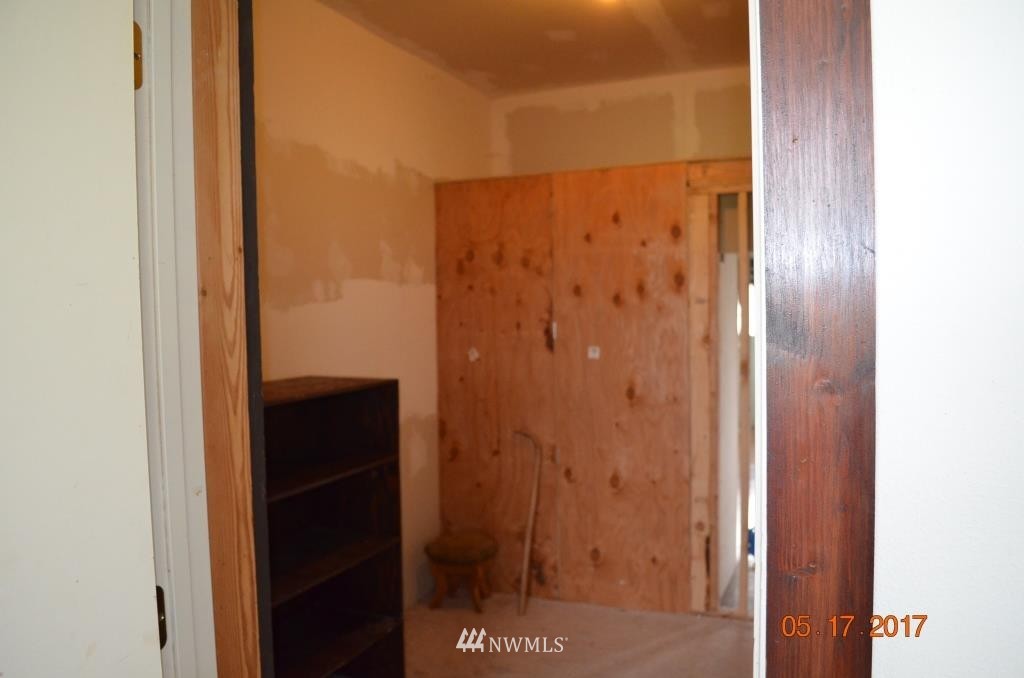 101 South Welcome Slough Road Cathlamet, WA 98612 - Photo 11 of 23 Gallery Image 11