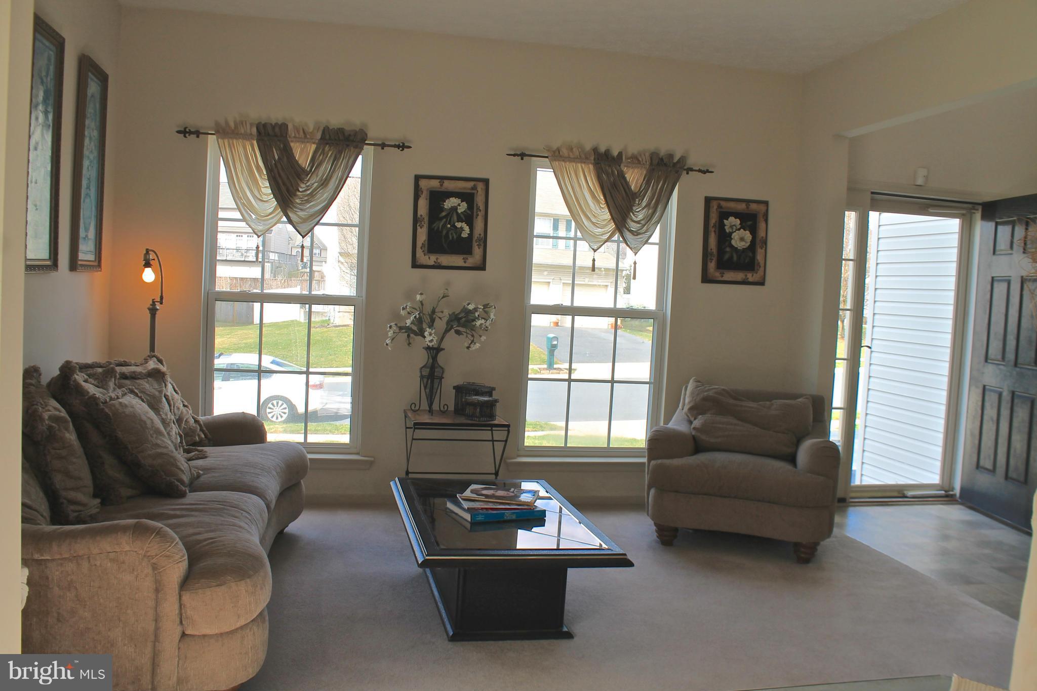 426 Spry Island Road Joppa, MD 21085 - Photo 7 of 23 Living Room