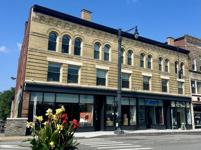 $1,900 | 11 Main Street, Unit 201, Torrington, CT 06790