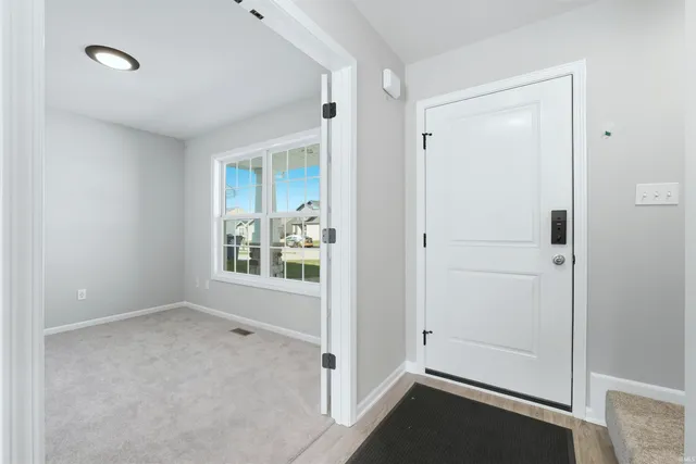 $338,900 | 542 Lago Court, Fort Wayne, IN 46818