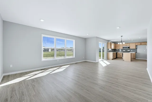 $338,900 | 542 Lago Court, Fort Wayne, IN 46818