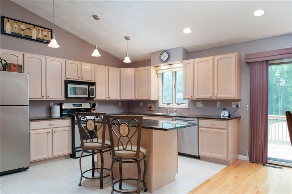 1600 Hope Road Cranston, RI 02831 - Photo 4 of 29