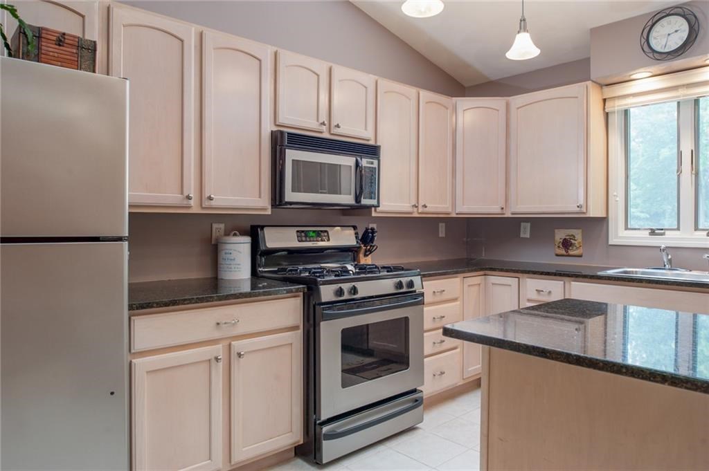 1600 Hope Road Cranston, RI 02831 - Photo 6 of 29