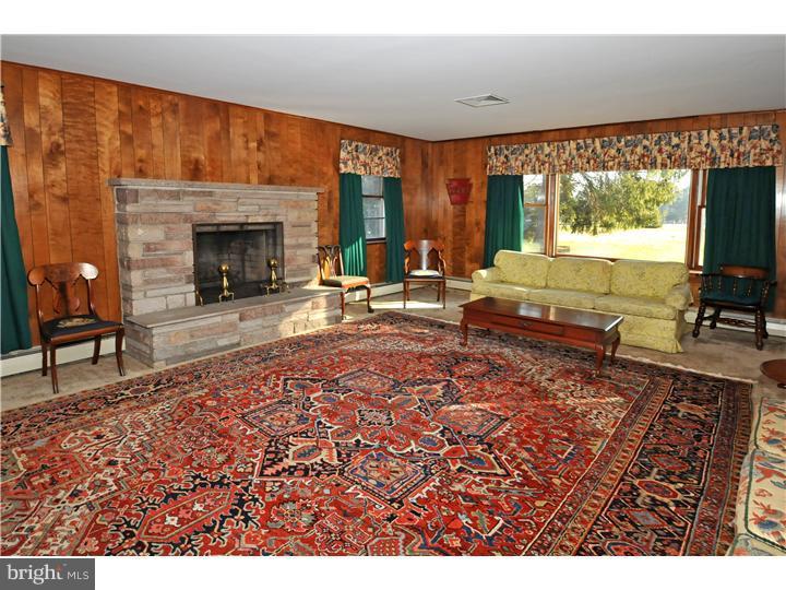 1795 Cathedral Road Huntingdon Valley, PA 19006 - Photo 11 of 18 Great Room
