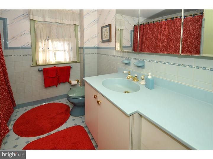 1795 Cathedral Road Huntingdon Valley, PA 19006 - Photo 12 of 18 Bathroom