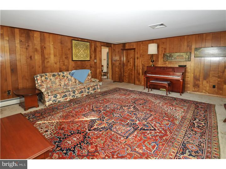 1795 Cathedral Road Huntingdon Valley, PA 19006 - Photo 5 of 18 Great Room
