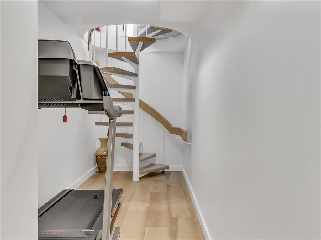 282 Atlantic Avenue Swampscott, MA 01907 - Photo 19 of 28 a view of entryway and hall