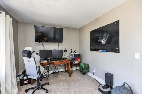 $299,999 | 75 Dubuque Street, Unit 1, Manchester, NH 03102