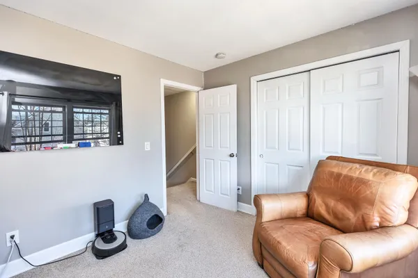 $299,999 | 75 Dubuque Street, Unit 1, Manchester, NH 03102