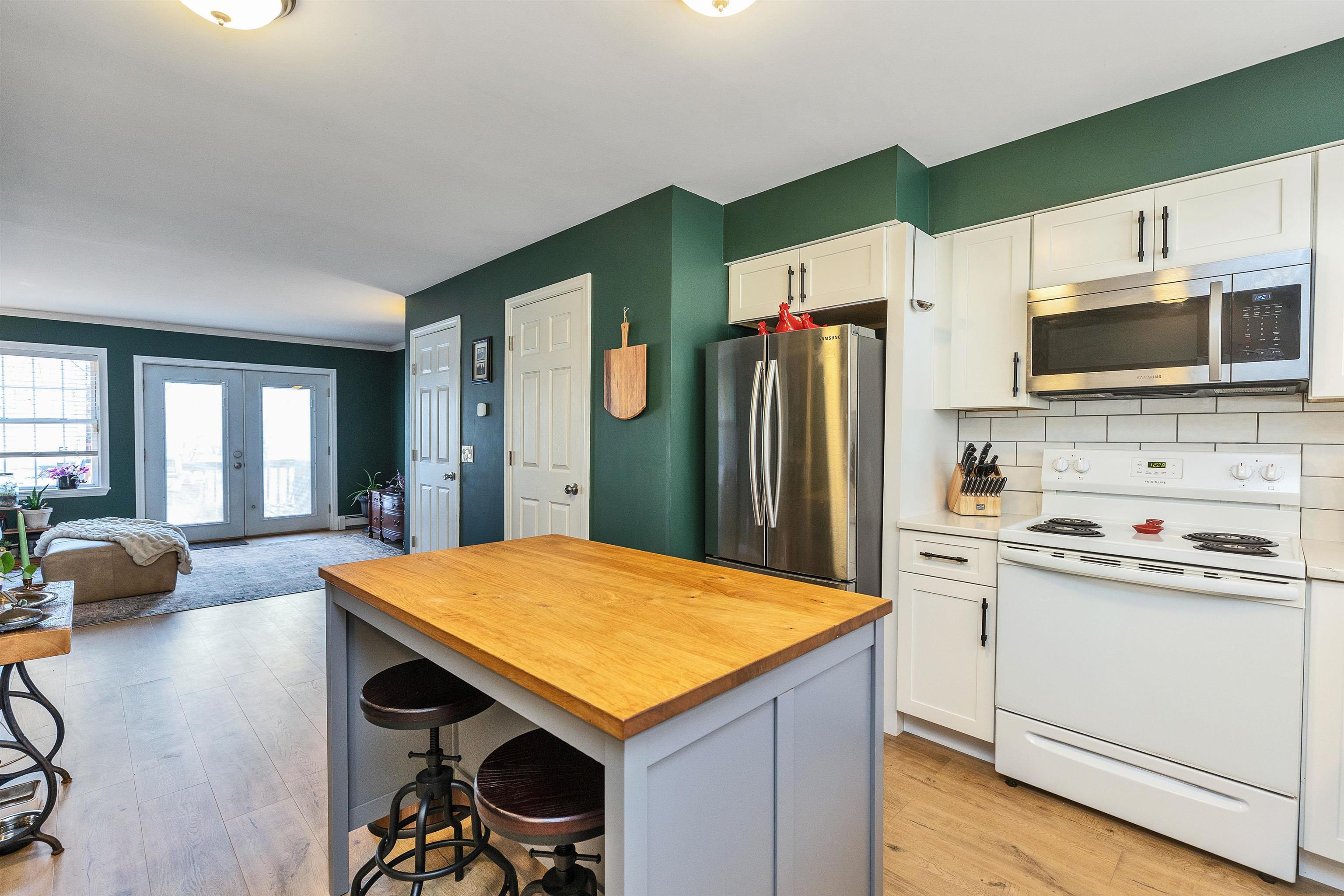 75 Dubuque Street, Unit 1 Manchester, NH 03102 - Photo 2 of 28