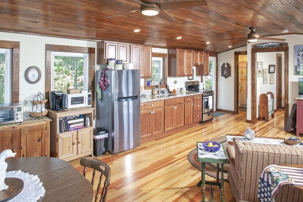 100 Gunning Point Road Plymouth, MA 02360 - Photo 10 of 33 Gallery Image 10