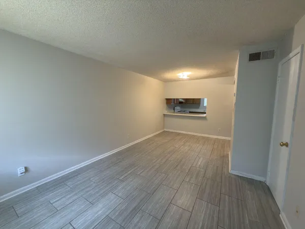 $1,125 | 4260 Highway 90, Unit 43, Pace, FL 32571