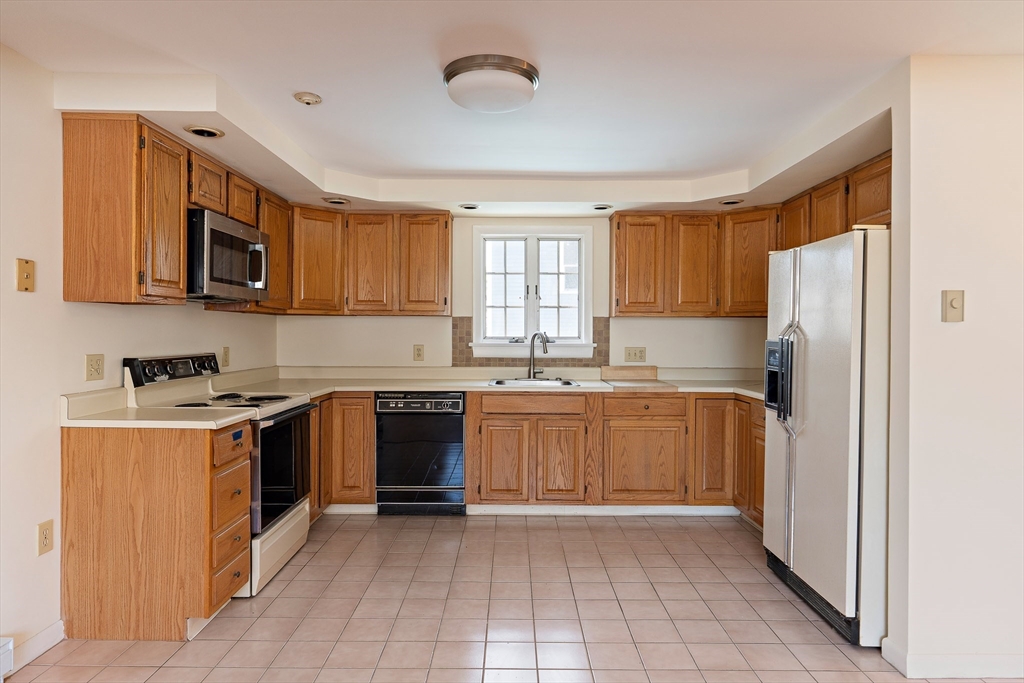 49 R Ashton Street, Unit 5 Everett, MA 02149 - Photo 7 of 26 Gallery Image 7