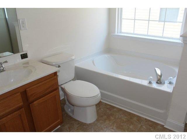 237 Ranlo Avenue Gastonia, NC 28054 - Photo 5 of 6