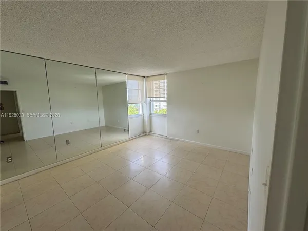 $2,600 | 145 Southeast 25th Road, Unit 601, Miami, FL 33129