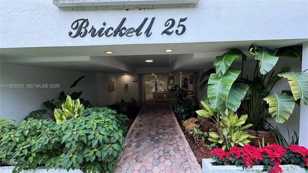 $2,600 | 145 Southeast 25th Road, Unit 601, Miami, FL 33129