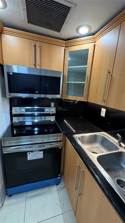 $2,600 | 145 Southeast 25th Road, Unit 601, Miami, FL 33129