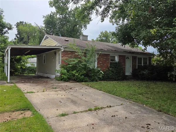 $159,900 | 21 Derby Lane, St. Peters, MO 63376