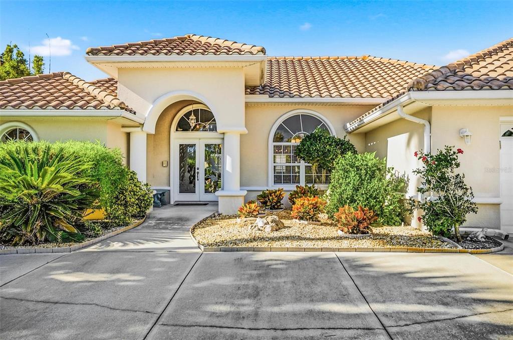 2 Cher Court Palm Coast, FL 32137 - Photo 6 of 64 a front view of a house