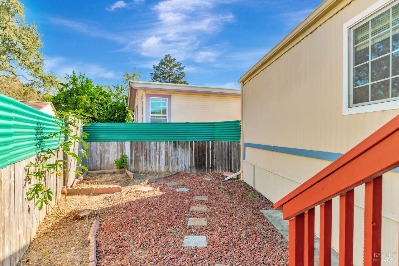 504 Colonial Park Drive Santa Rosa, CA 95403 - Photo 20 of 22 a view of a backyard