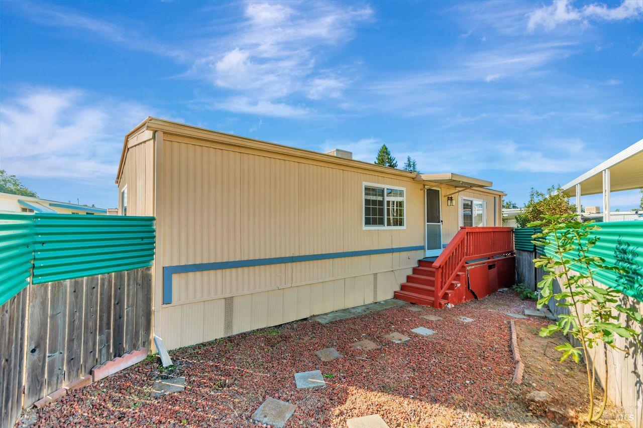504 Colonial Park Drive Santa Rosa, CA 95403 - Photo 22 of 22 a backyard of a house with seating space