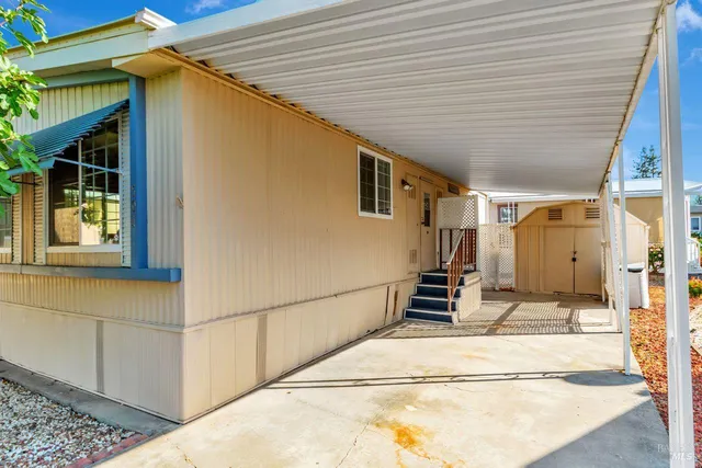 a view of a entryway of the house
