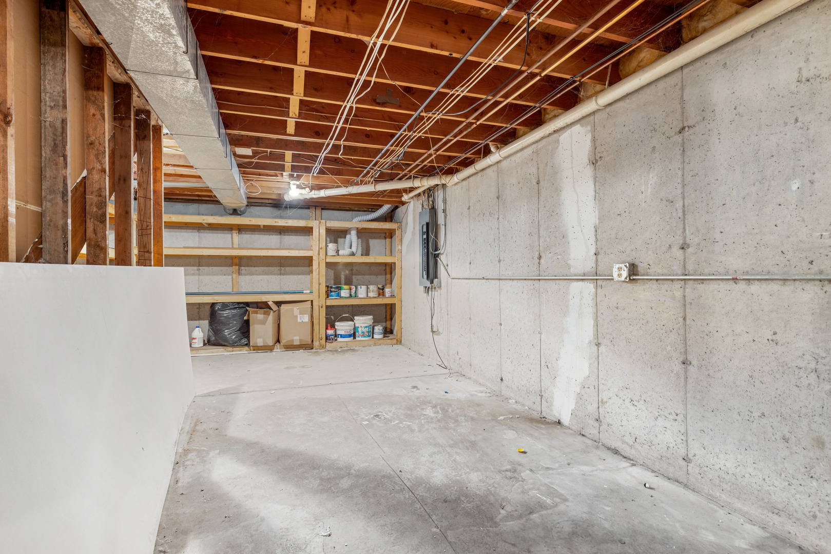 5394 South Mill Pond Road Rochelle, IL 61068 - Photo 20 of 28 a view of a garage with furniture