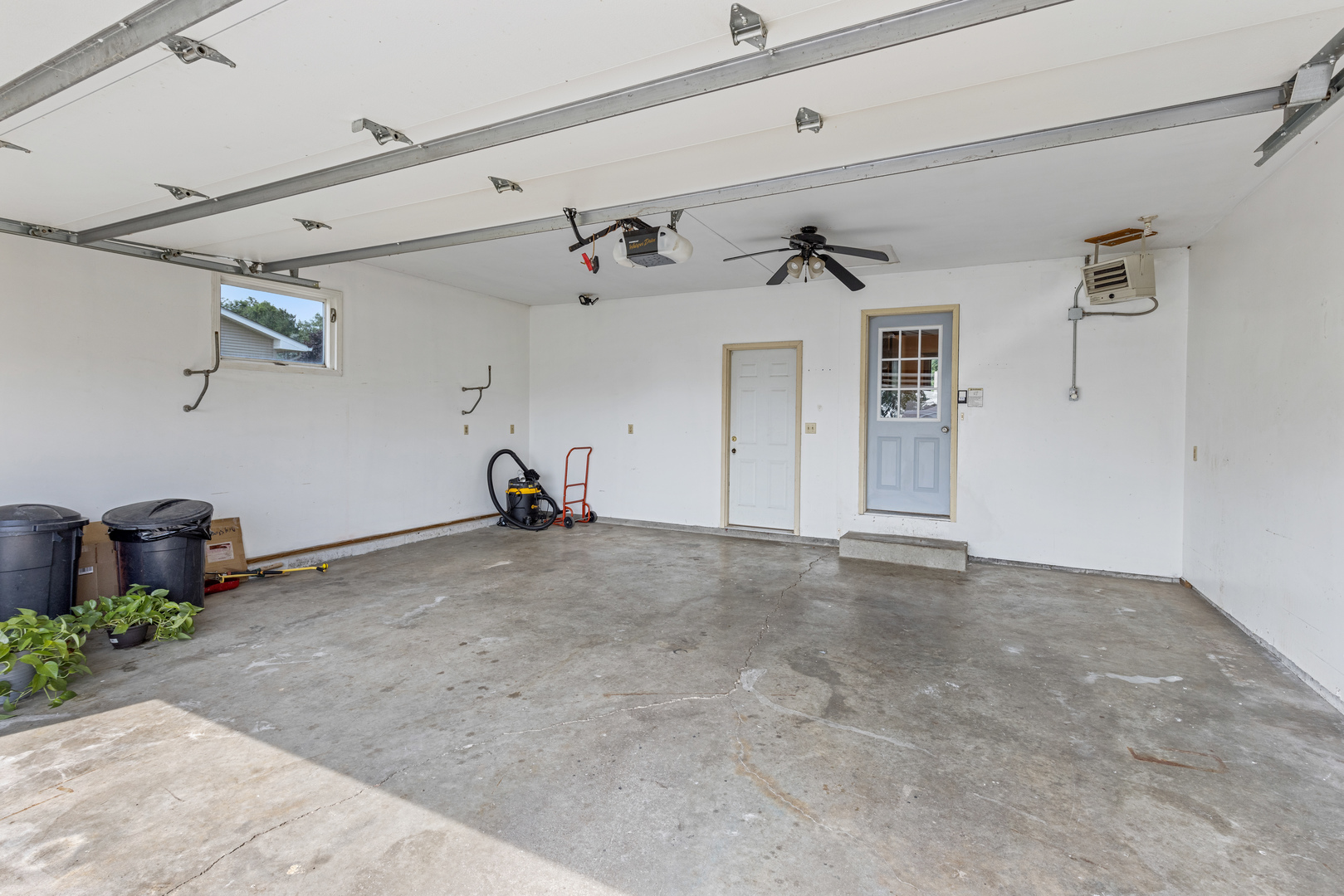 5394 South Mill Pond Road Rochelle, IL 61068 - Photo 21 of 28 a view of a garage