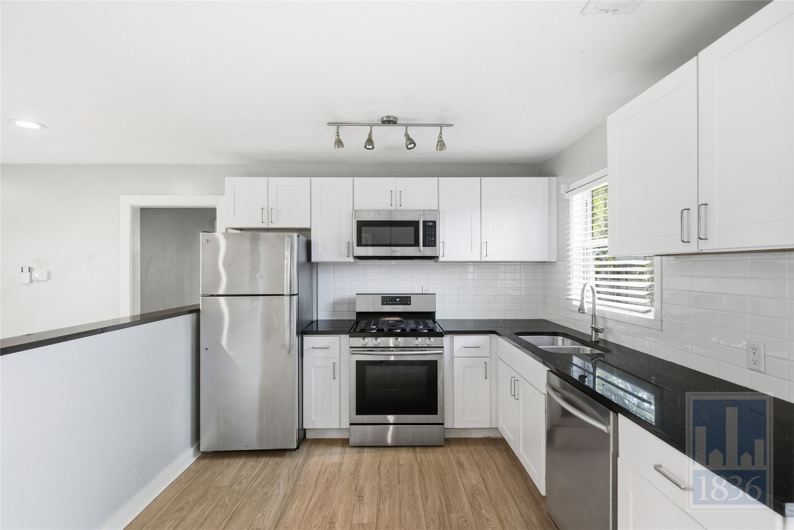 5308 Overbrook Drive Austin, TX 78723 - Photo 6 of 23