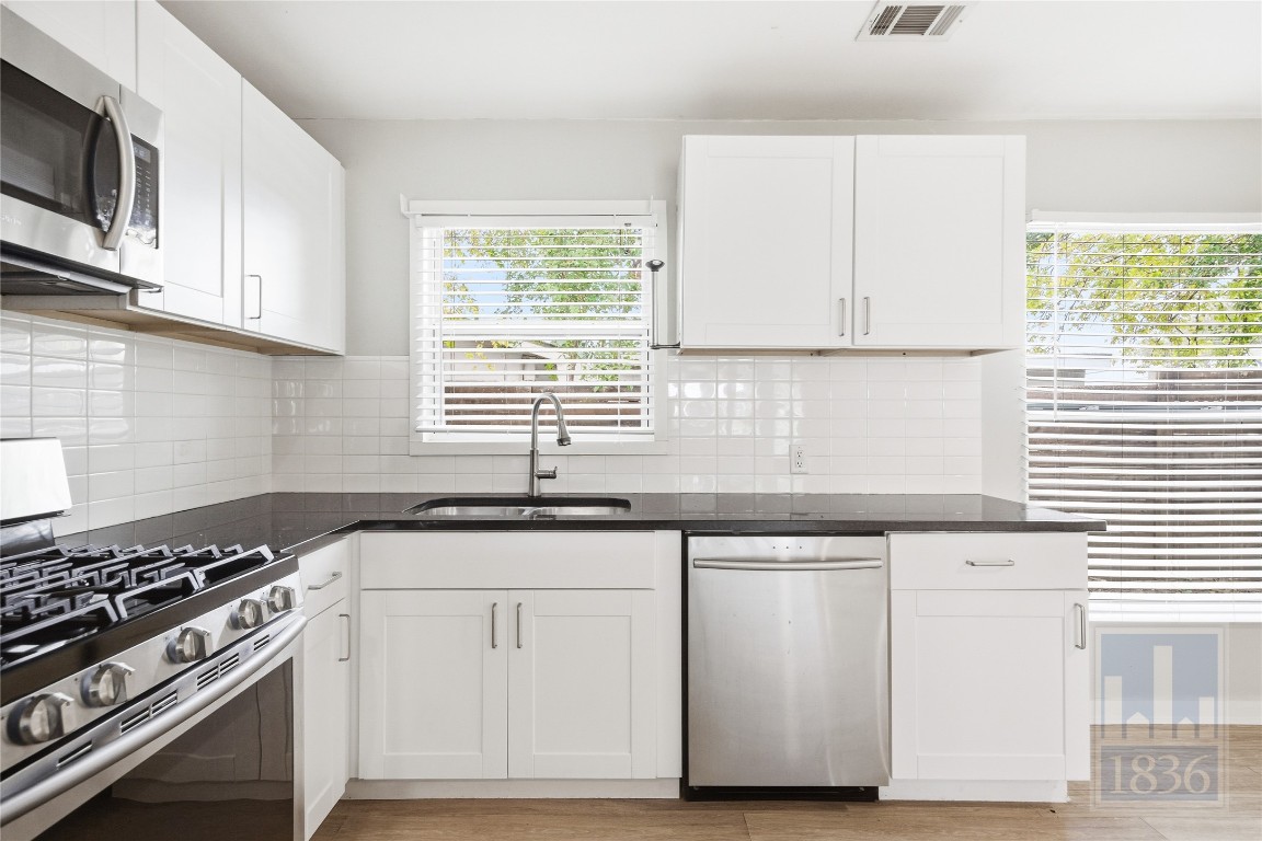 5308 Overbrook Drive Austin, TX 78723 - Photo 8 of 23