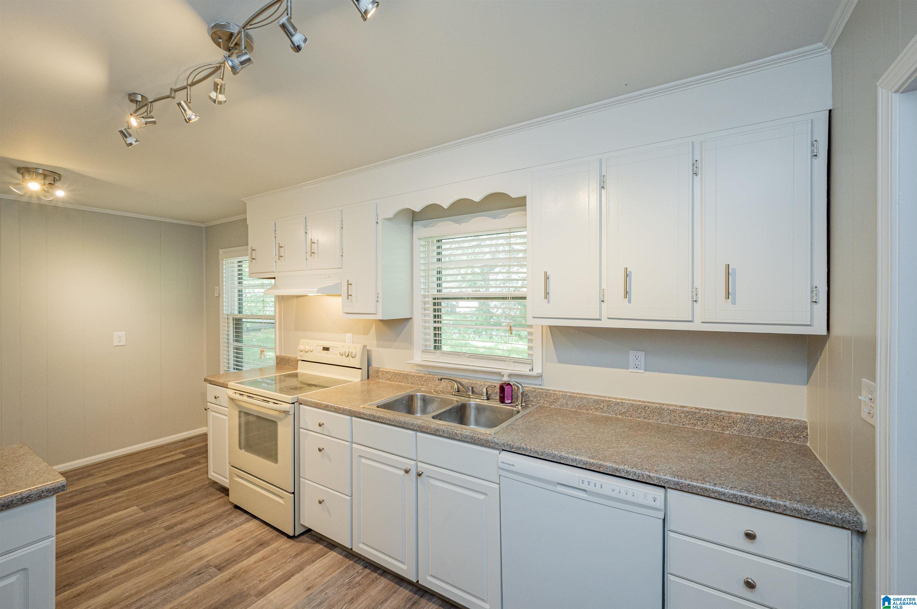 112 Hart Avenue Bessemer, AL 35023 - Photo 14 of 36