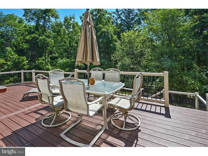 2521 Lockleigh Road Jamison, PA 18929 - Photo 22 of 25 Deck