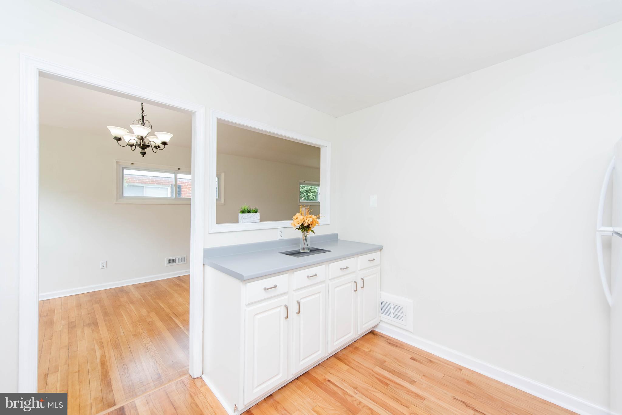 929 Prestwood Road Baltimore, MD 21228 - Photo 13 of 37 Kitchen