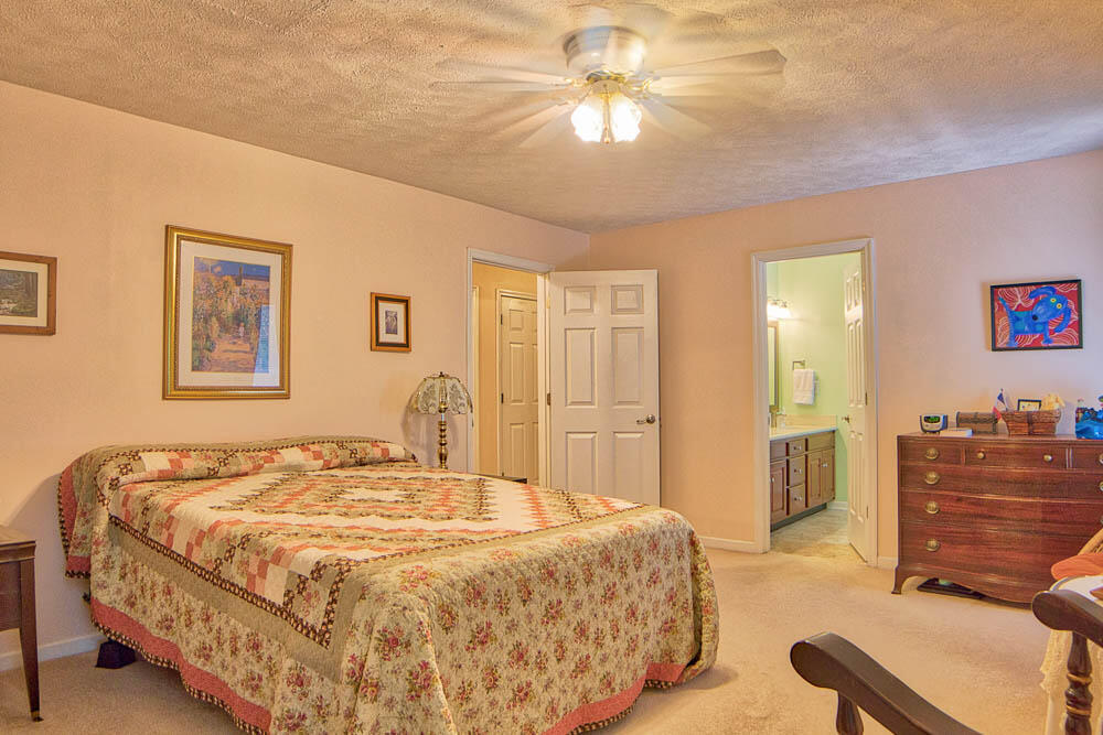 338 Tennant Circle Chickamauga, GA 30707 - Photo 26 of 38 owner suite 2