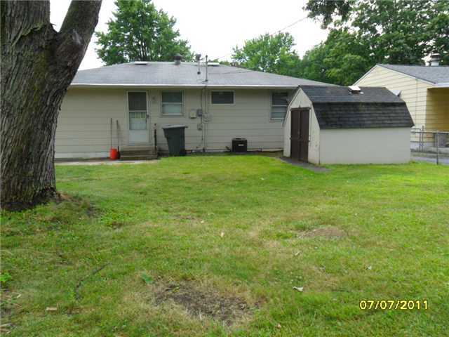 2208 Case Road Columbus, OH 43224 - Photo 4 of 14