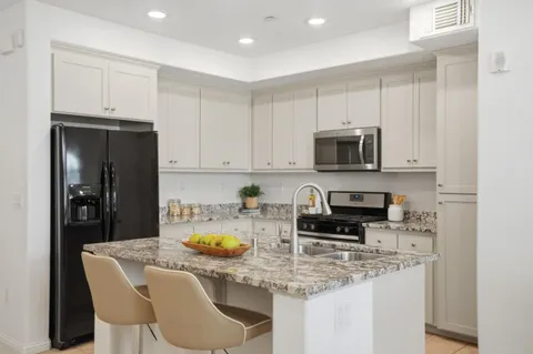 $878,000 | 2082 Mahuron Circle, San Jose, CA 95133
