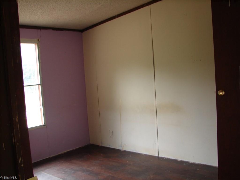3912 Bethesda Road Lexington, NC 27295 - Photo 14 of 19 Guest room 2
