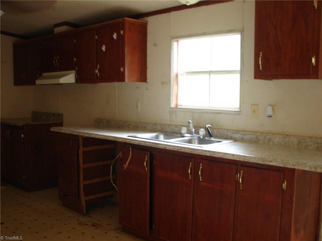 3912 Bethesda Road Lexington, NC 27295 - Photo 7 of 19 Sink with window Kitchen