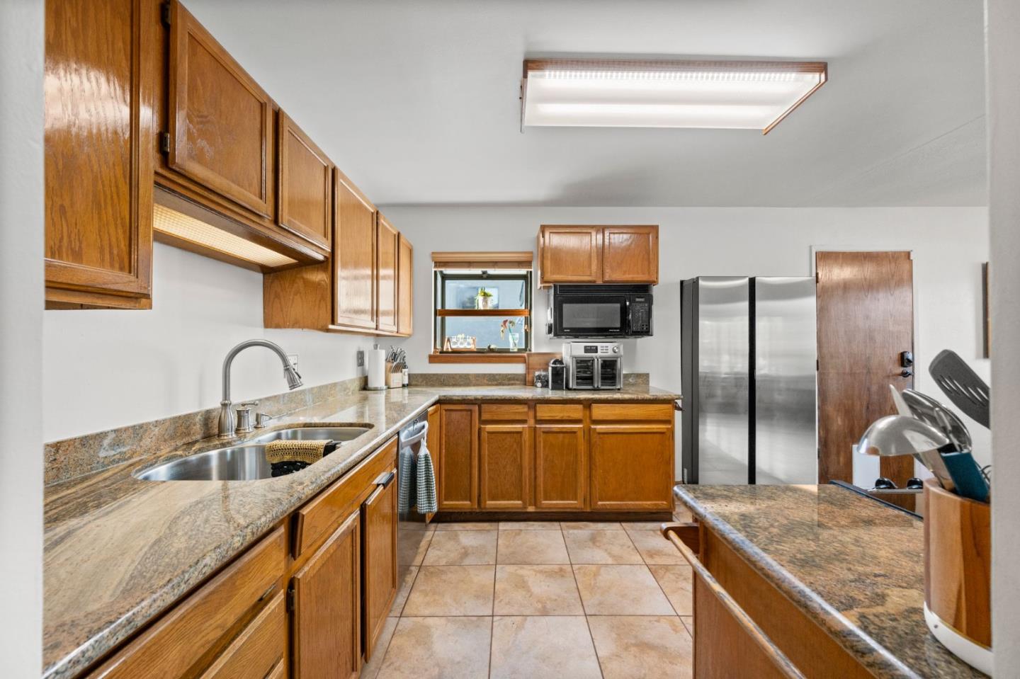 1065 Hargus Avenue Vallejo, CA 94591 - Photo 11 of 36