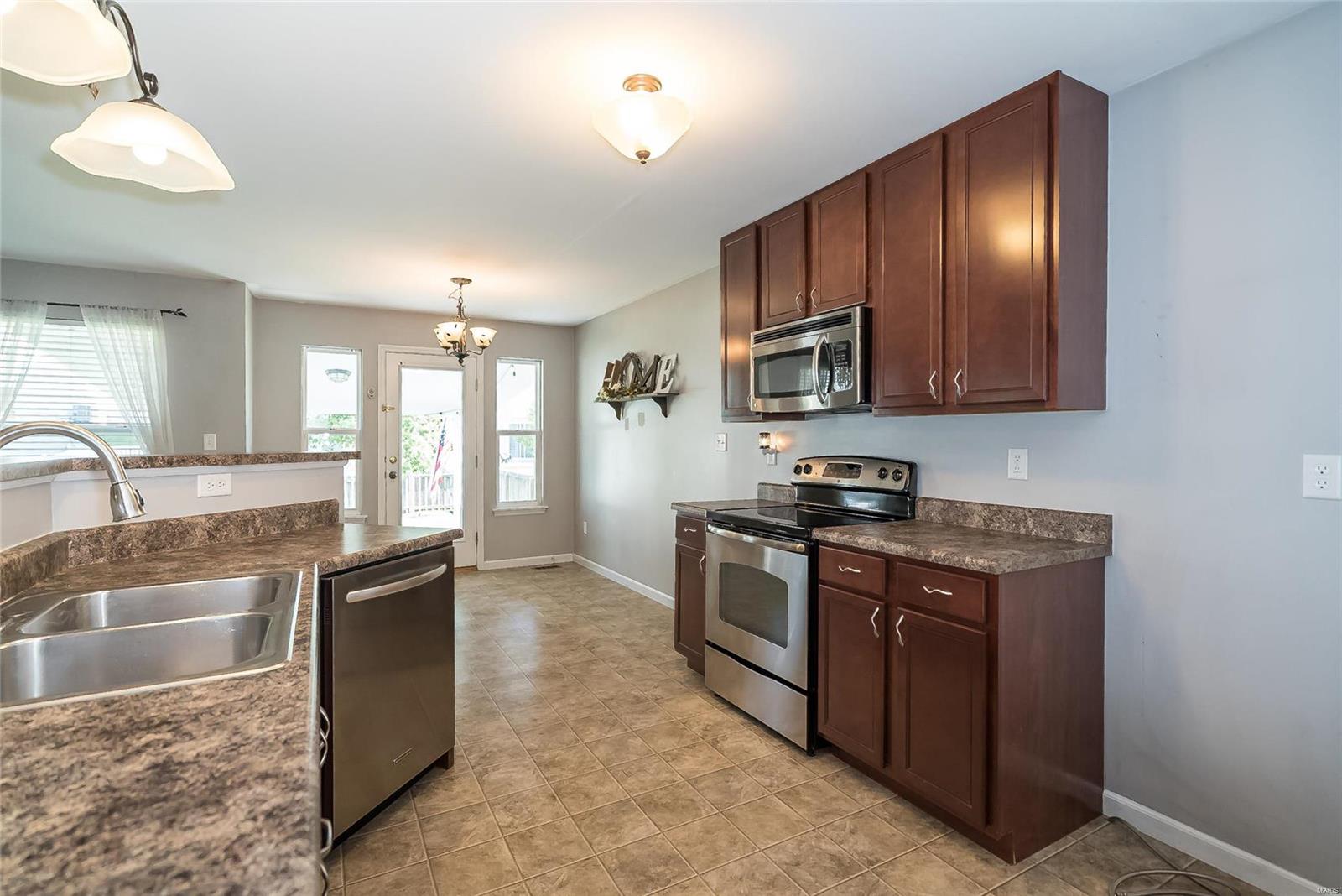 605 Spring Manor O'Fallon, MO 63368 - Photo 37 of 48