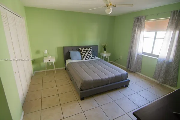 $2,500 | 753 Michigan Avenue, Unit 2D, Miami Beach, FL 33139