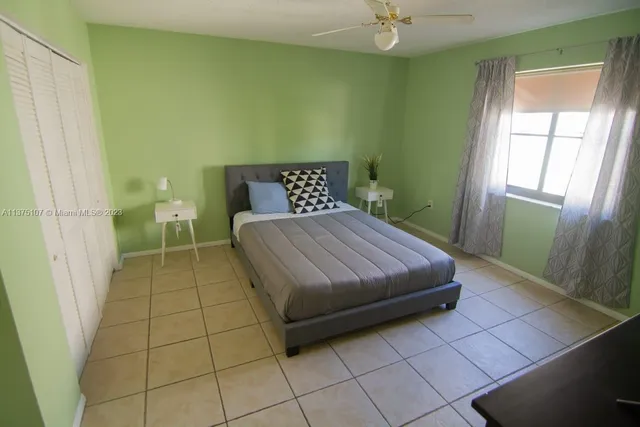 $2,500 | 753 Michigan Avenue, Unit 2D, Miami Beach, FL 33139