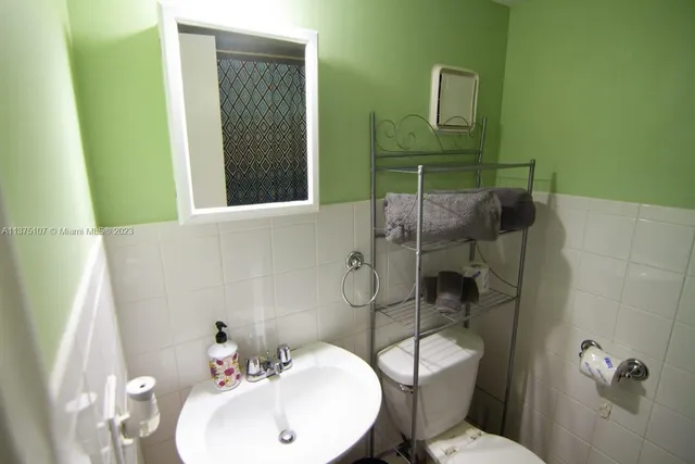 $2,500 | 753 Michigan Avenue, Unit 2D, Miami Beach, FL 33139